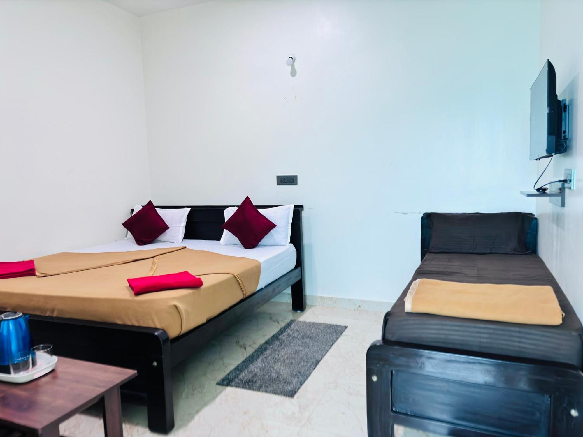 Sri Siri Lodge And Hotel Chikmagalūr Eksteriør billede